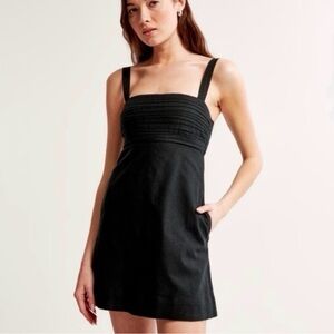 The A&F Emerson Linen-Blend Skort